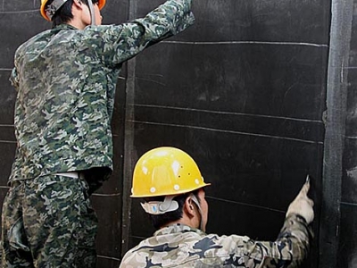 溴丁基橡膠內(nèi)襯 煙氣脫硫襯里 橡膠內(nèi)襯 橡膠防腐施工 手動襯膠